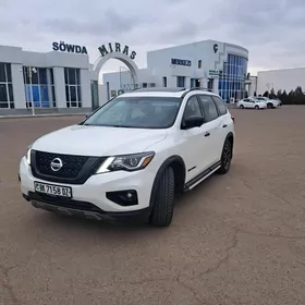 Nissan Pathfinder 2019