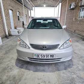 Toyota Camry 2004