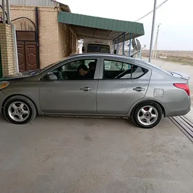 Nissan Versa 2013