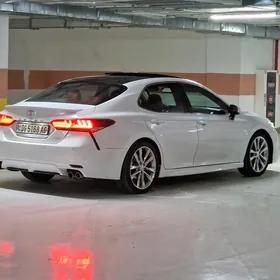 Toyota Camry 2018