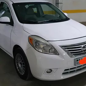 Nissan Versa 2012