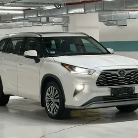 Toyota Highlander 2021