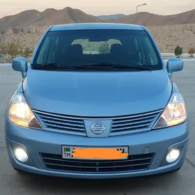 Nissan Versa 2011