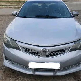 Toyota Camry 2014