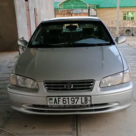 Toyota Camry 2000