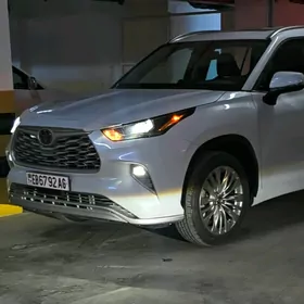 Toyota Highlander 2021