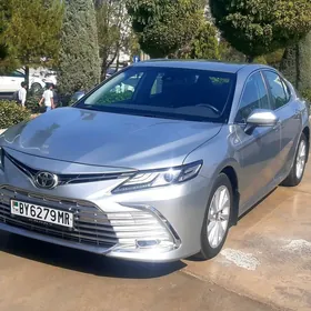 Toyota Camry 2021