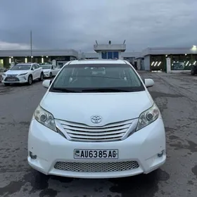 Toyota Sienna 2012