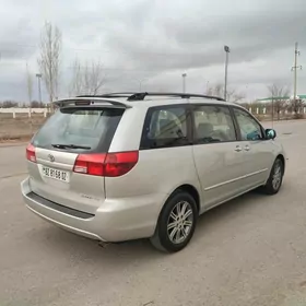 Toyota Sienna 2005