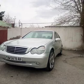 Mercedes-Benz C320 2004