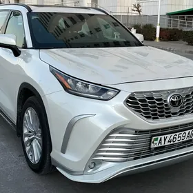 Toyota Highlander 2021