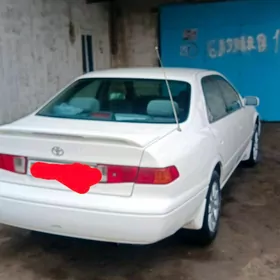 Toyota Camry 2001