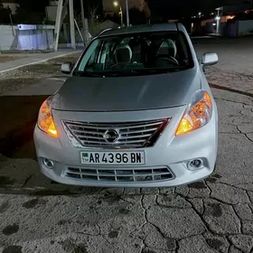 Nissan Versa 2013