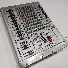 Behringer mixer