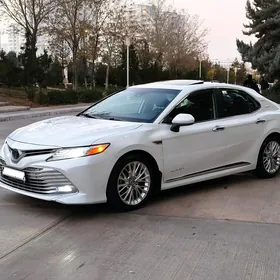 Toyota Camry 2018