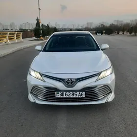 Toyota Camry 2019