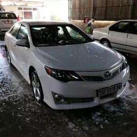 Toyota Camry 2012