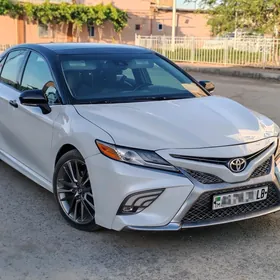 Toyota Camry 2018