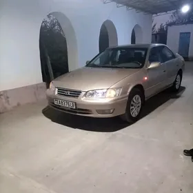 Toyota Camry 2000