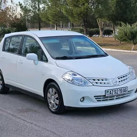 Nissan Tiida 2006