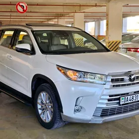 Toyota Highlander 2021