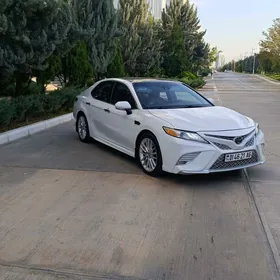 Toyota Camry 2018