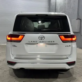 Toyota Land Cruiser 2023