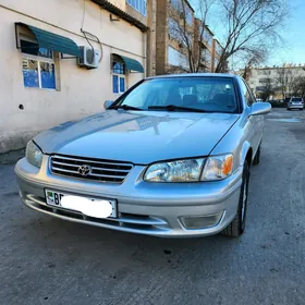 Toyota Camry 2000