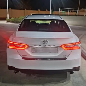 Toyota Camry 2018