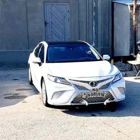 Toyota Camry 2018