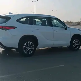 Toyota Highlander 2022