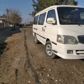 Toyota Hiace 2010