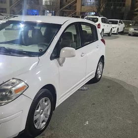 Nissan Versa 2008