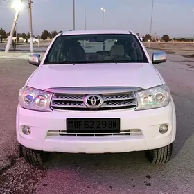 Toyota Fortuner 2012