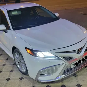 Toyota Camry 2021