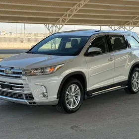 Toyota Highlander 2019