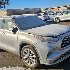 Toyota Highlander 2021