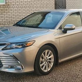 Toyota Camry 2021