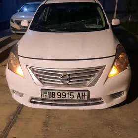 Nissan Versa 2012