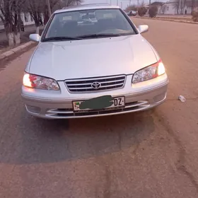 Toyota Camry 2000