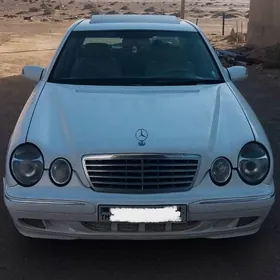 Mercedes-Benz E320 2002