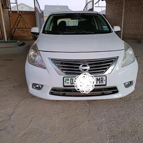 Nissan Versa 2013