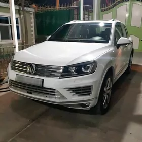 Volkswagen Touareg 2015