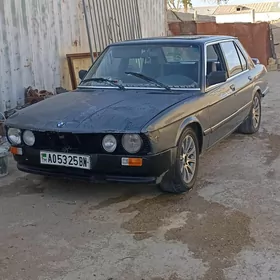 BMW 525 1987