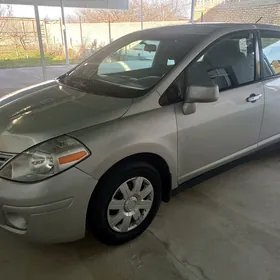 Nissan Versa 2010