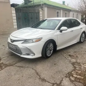 Toyota Camry 2018