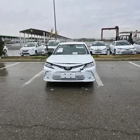 Toyota Camry 2019