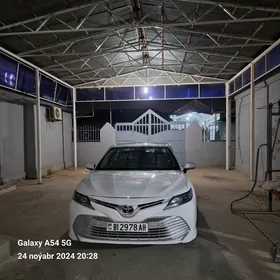 Toyota Camry 2019