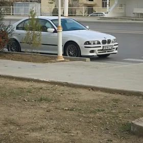 BMW E39 2001