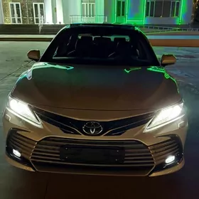 Toyota Camry 2021